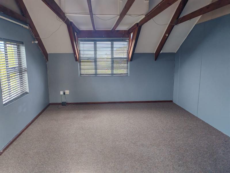 6 Bedroom Property for Sale in Sandbaai Western Cape